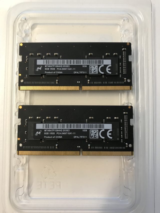 Apple Computer Memory Chips In Plastic Package